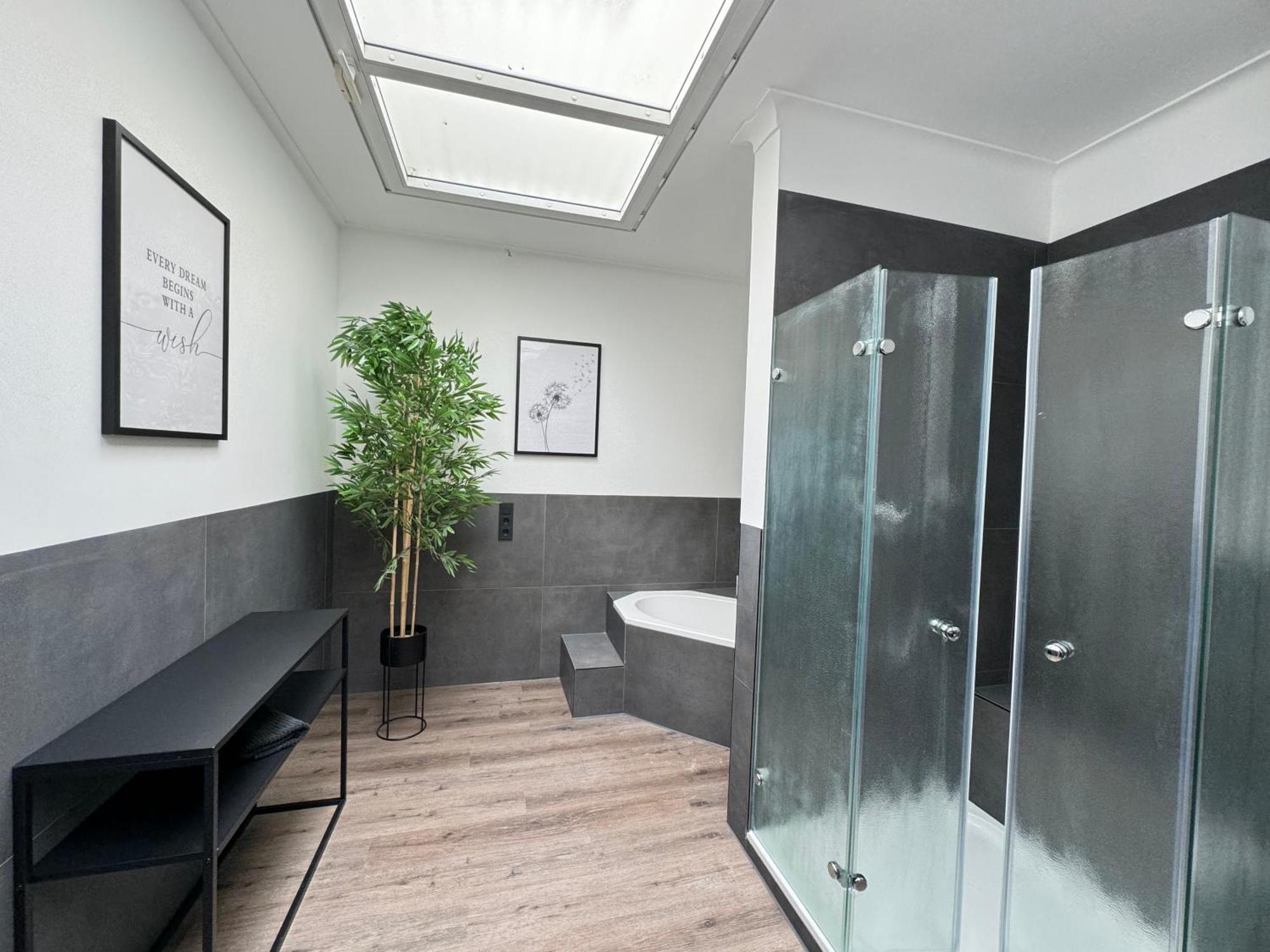 220 Qm Penthouse Wohnung Mit Fahrstuhl - Ohne Spa MHG Zewnętrze zdjęcie